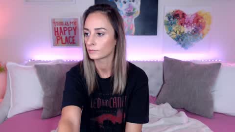 Snapshot of holihurricane chatting on 10-13-25, 01:16 Holi Hurricane online show from 10-13-25, 01:16