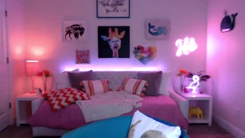 Snapshot of holihurricane chatting on 10-16-25, 02:45 Holi Hurricane online show from 10-16-25, 02:45