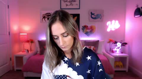 Snapshot of holihurricane chatting on 10-22-25, 02:23 Holi Hurricane online show from 10-22-25, 02:23