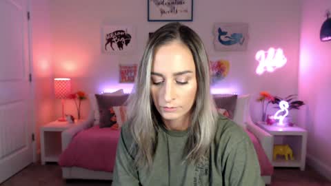 Snapshot of holihurricane chatting on 10-23-25, 02:22 Holi Hurricane online show from 10-23-25, 02:22