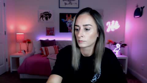 Snapshot of holihurricane chatting on 10-28-25, 02:15 Holi Hurricane online show from 10-28-25, 02:15