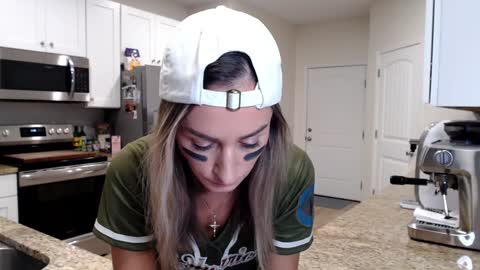 Snapshot of holihurricane chatting on 10-31-25, 03:18 Holi Hurricane online show from 10-31-25, 03:18