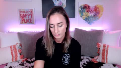 Snapshot of holihurricane chatting on 11-25-25, 03:28 Holi Hurricane online show from 11-25-25, 03:28