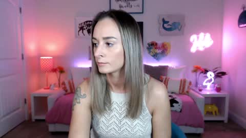 Snapshot of holihurricane chatting on 11-26-25, 03:29 Holi Hurricane online show from 11-26-25, 03:29