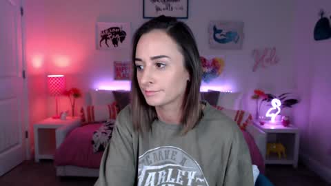 Snapshot of holihurricane chatting on 12-18-25, 04:40 Holi Hurricane online show from 12-18-25, 04:40