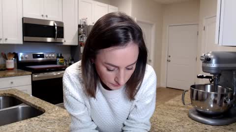 Holi Hurricane online show from 01-16-26, 04:38