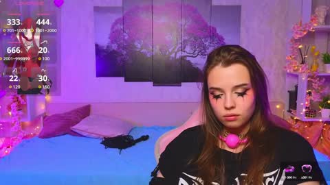 Lux online show from 01-30-25, 01:22