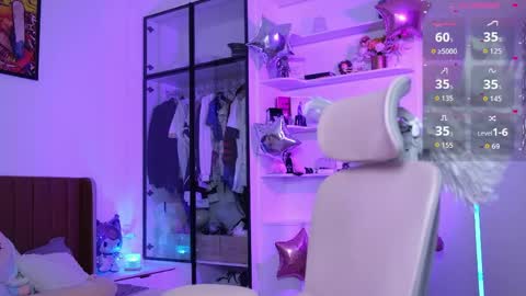 Holli online show from 05-27-26, 12:24