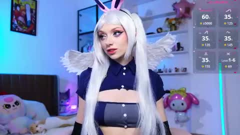 Holli online show from 06-11-26, 01:20