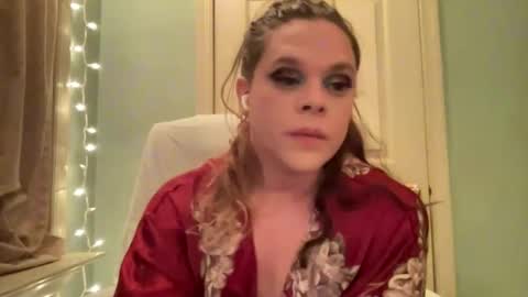 Hollys Drive threw Side Of CB. online show from 12-15-24, 11:53