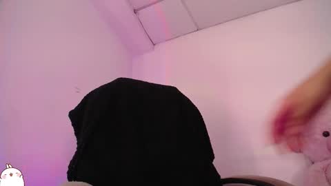 holly_16 online show from 10-15-25, 12:44