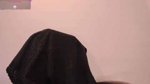 Snapshot of holly_16 chatting on 05-23-26, 06:12 holly_16 online show from 05-23-26, 06:12