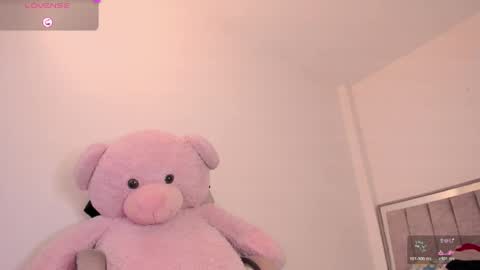 Snapshot of holly_16 chatting on 06-01-26, 05:36 holly_16 online show from 06-01-26, 05:36