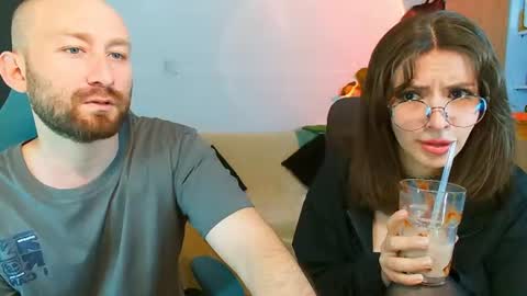 Holly and Honey online show from 06-11-26, 11:03