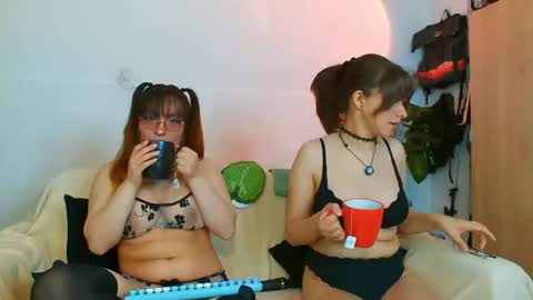 Holly and Honey online show from 06-15-26, 10:01