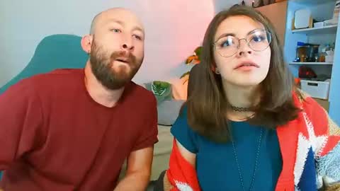 Holly and Honey online show from 06-18-26, 10:58