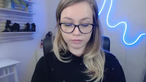 Holly online show from 01-22-25, 09:35