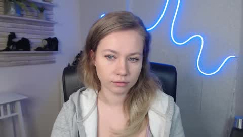 Holly online show from 03-06-25, 12:54