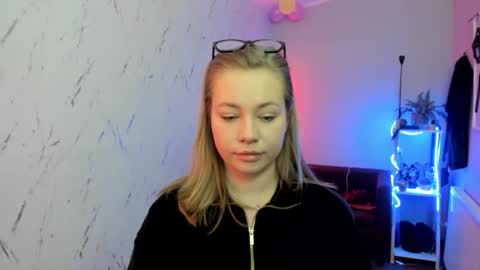 Holly online show from 02-03-26, 08:36