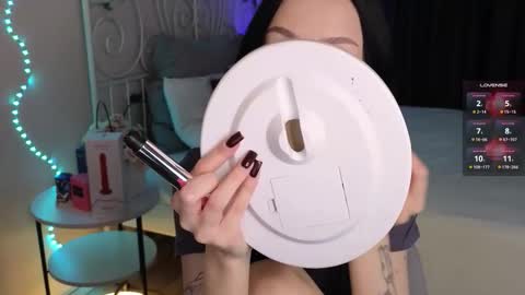 holly_berryy_ online show from 10-04-25, 01:47