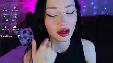 holly_berryy_ online show from 10-10-25, 01:59