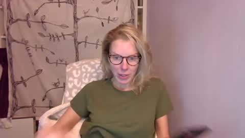 holly_bourbon online show from 10-16-25, 02:34
