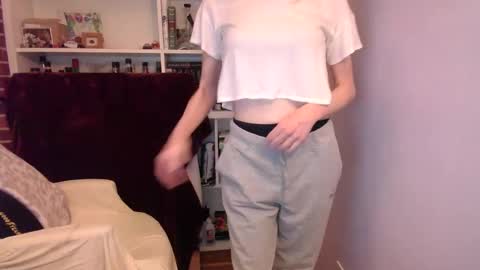 Snapshot of holly_bourbon chatting on 03-22-26, 12:36 holly_bourbon online show from 03-22-26, 12:36