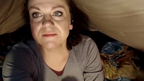 Snapshot of holly_dolly_xxx chatting on 02-21-26, 10:33 holly_dolly_xxx online show from 02-21-26, 10:33