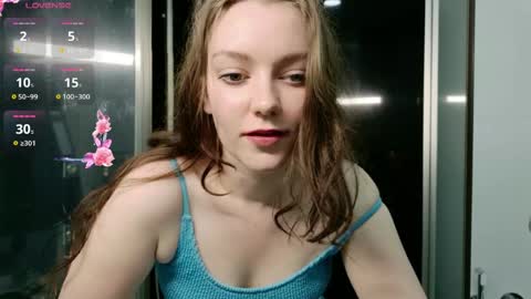 Snapshot of holly_kittenss chatting on 05-16-26, 02:05 Lana online show from 05-16-26, 02:05
