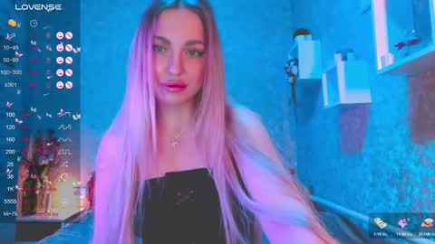 holly_molly8 online show from 01-01-25, 10:56