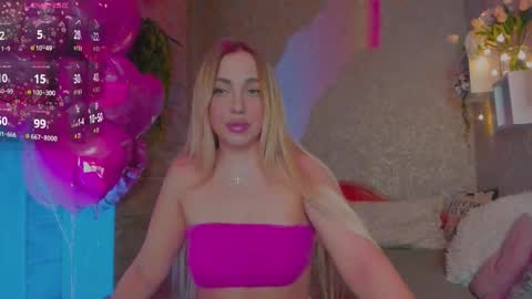 holly_molly8 online show from 03-26-26, 08:03