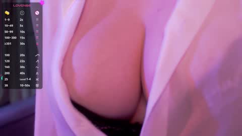 Snapshot of holly_molly_69 chatting on 01-18-26, 03:49 Molly online show from 01-18-26, 03:49