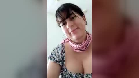 Snapshot of holly_velvett chatting on 08-01-26, 06:51 holly online show from 08-01-26, 06:51
