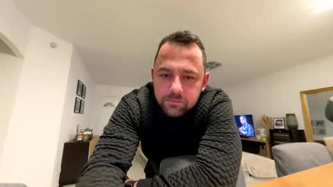 Snapshot of hollyandelon chatting on 01-16-26, 02:15 hollyandelon online show from 01-16-26, 02:15