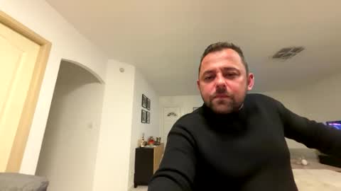 Snapshot of hollyandelon chatting on 02-08-26, 12:36 hollyandelon online show from 02-08-26, 12:36