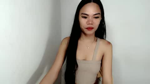 Snapshot of hollyhalo chatting on 10-18-25, 06:41 hollyhalo online show from 10-18-25, 06:41