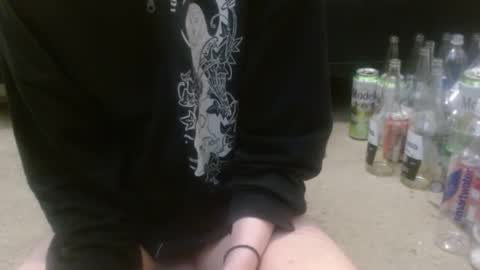 Holly Hawkes online show from 10-12-25, 01:04