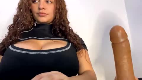 Snapshot of hollykoff chatting on 01-29-25, 07:15 space online show from 01-29-25, 07:15