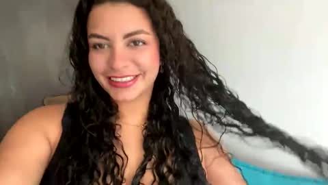 Snapshot of hollykoff chatting on 03-08-25, 04:28 space online show from 03-08-25, 04:28