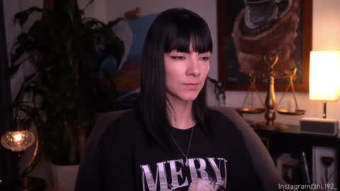 Holly Linder online show from 01-05-25, 02:06