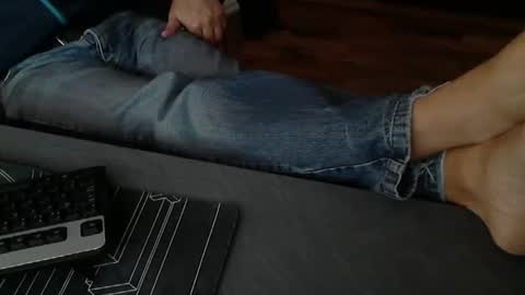 hollymollysucker online show from 12-16-25, 04:34