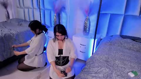 hollypeach_ online show from 07-15-26, 08:14