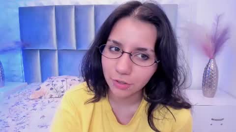 hollypeach_ online show from 07-28-26, 09:03