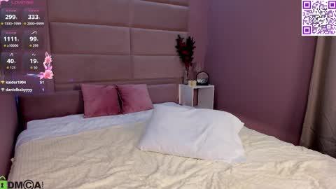 Snapshot of hollyray_ chatting on 02-08-26, 01:42 Holly online show from 02-08-26, 01:42