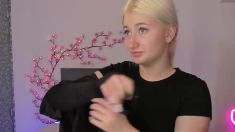 HollyTaillor online show from 04-11-26, 12:31