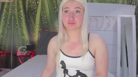 HollyTaillor online show from 04-19-26, 05:29