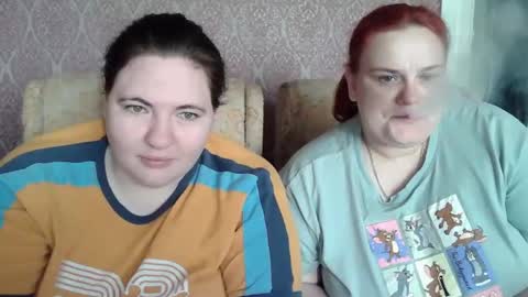 HollyXEva online show from 04-11-26, 09:35