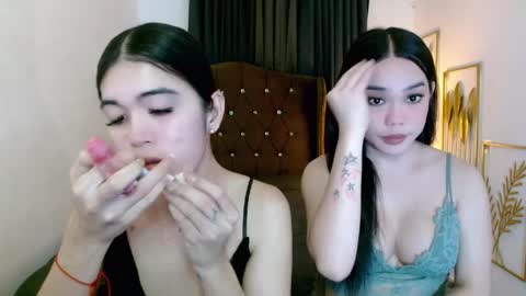 Snapshot of hollyyumiloove chatting on 04-04-26, 10:02 yumi online show from 04-04-26, 10:02