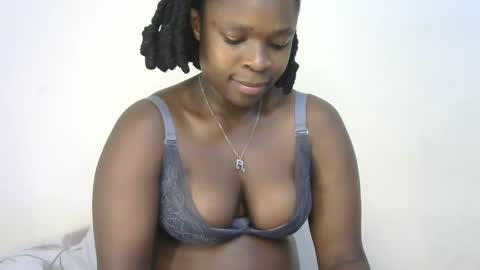 holy_ebony online show from 04-18-26, 09:04