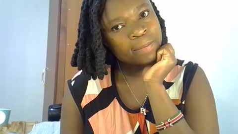 holy_ebony online show from 04-29-26, 05:22